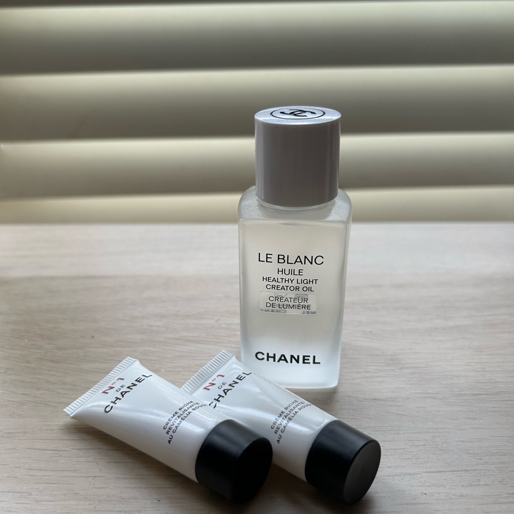 CHANEL Healthy Light Creator Oil Revitalizing - Brightening - used once only